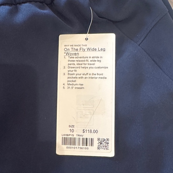 Lululemon track pants on the fly - Picture 2 of 8